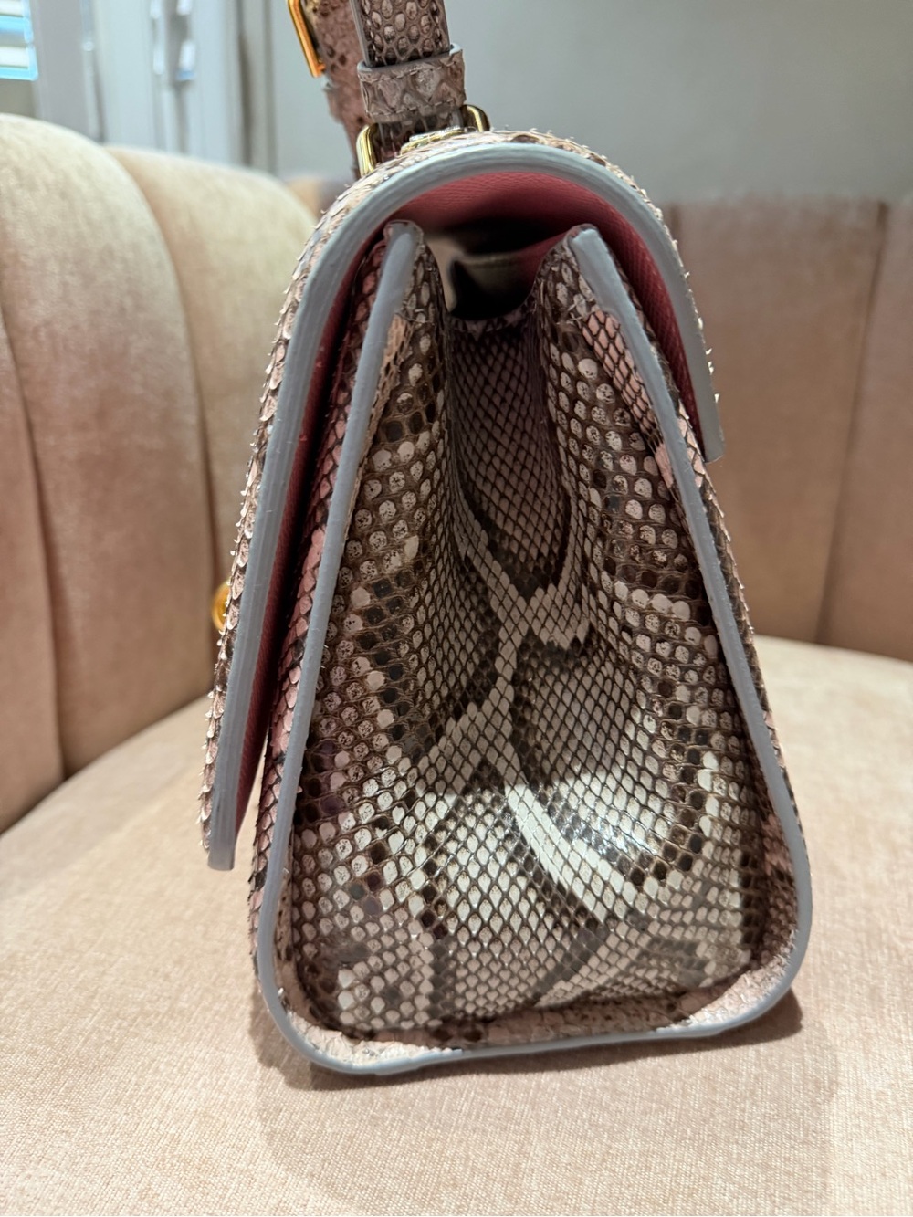D&G Pink Ostrich and Python skin only 25 in the world limited edition like new✨ - Picture 6 of 14
